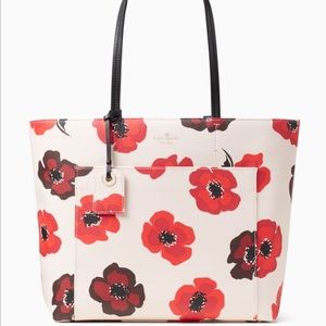 🌻NEW IN BOX🌻 Kate Spade Riley Poppies Bag